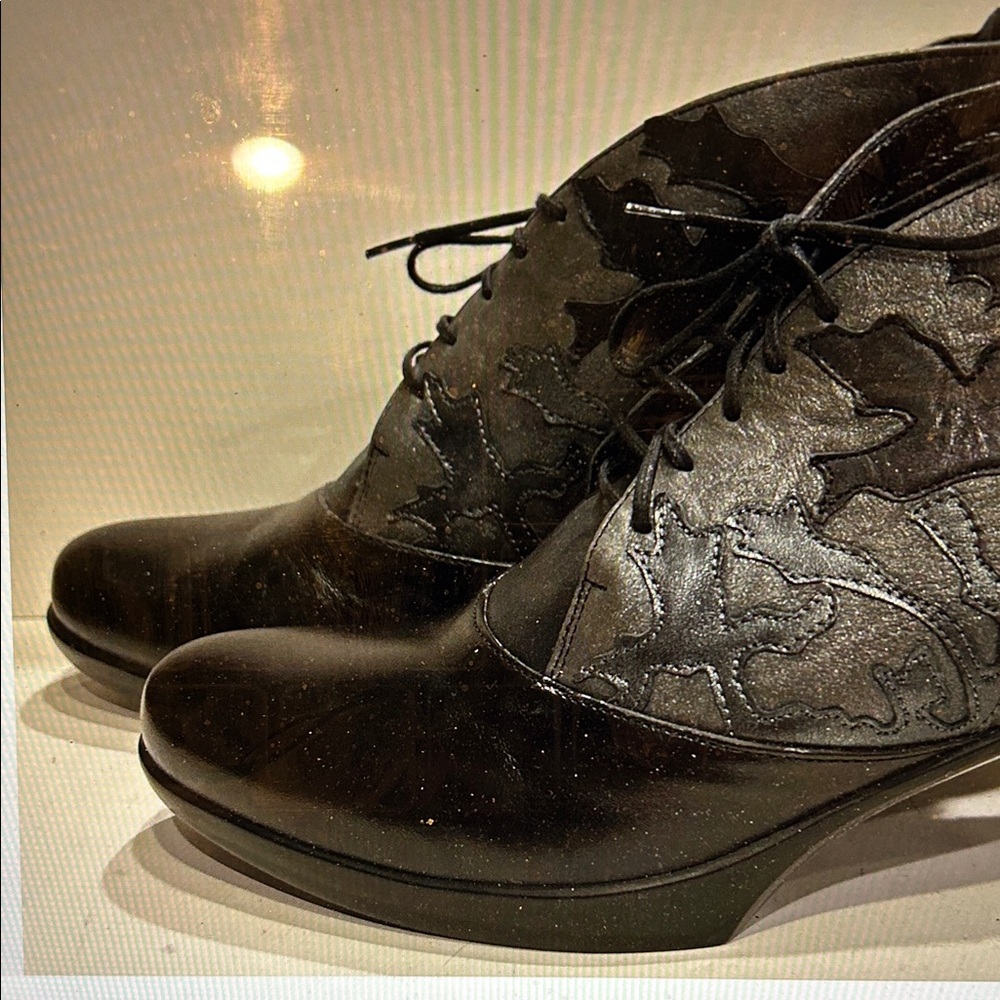 Naot Elegant Black Lace-Up Women's Booties